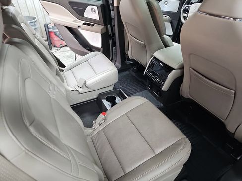 Used 2022 Lincoln Aviator Reserve w/ Equipment Group 201A image 11