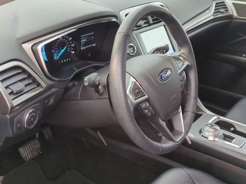 Used 2020 Ford Fusion SEL image 10