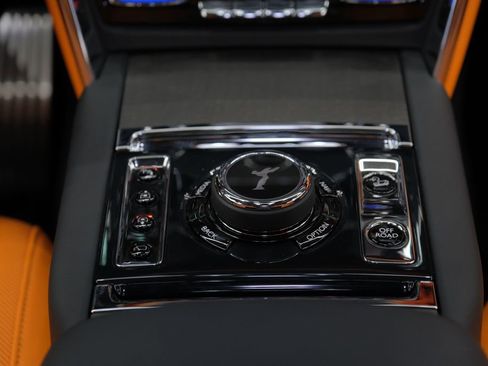 Used 2026 Rolls-Royce Cullinan AWD/4WD image 74