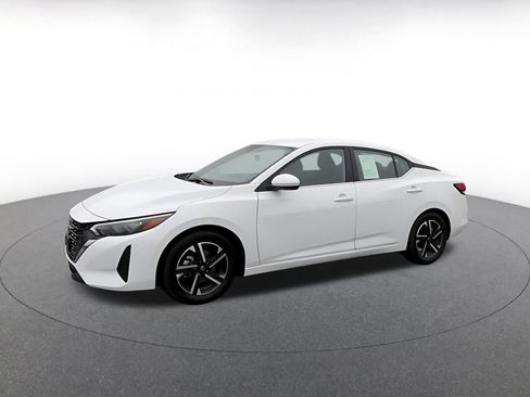 Used 2025 Nissan Sentra SV image 9