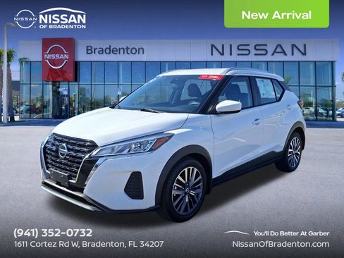 Certified 2021 Nissan Kicks SV image 1