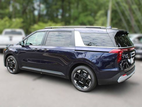 New 2025 Kia Carnival EX image 9