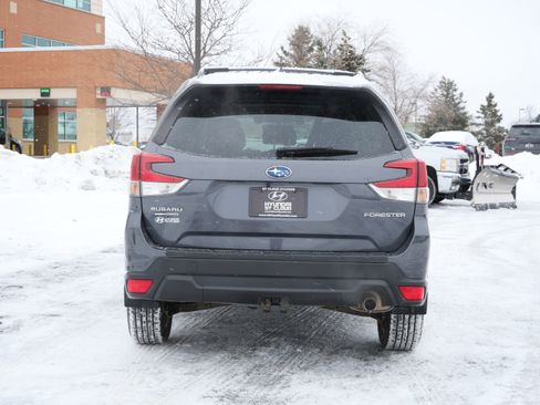 Used 2021 Subaru Forester Limited w/ Popular Package #3 image 4