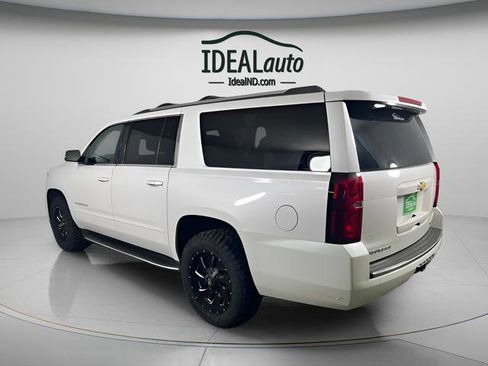 Used 2020 Chevrolet Suburban Premier w/ 6.2L Performance Package image 9