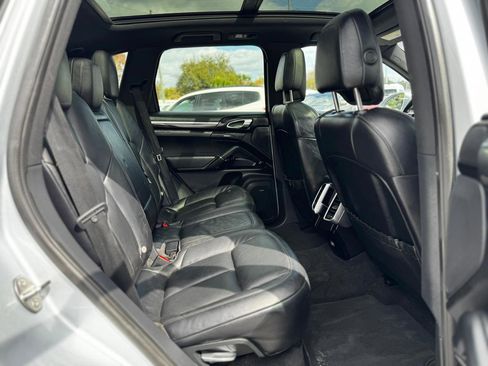 Used 2016 Porsche Cayenne S image 11