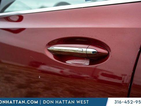 Used 2023 Buick Envision Essence image 28