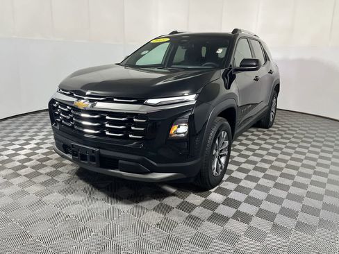 Used 2025 Chevrolet Equinox LT AWD/4WD image 4