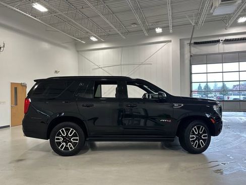 Used 2023 GMC Yukon AT4 w/ AT4 Premium Package AWD/4WD image 5