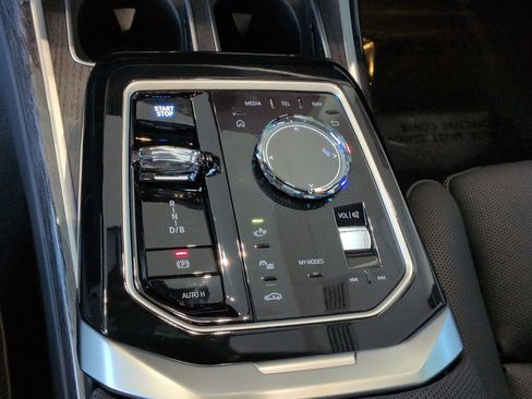 New 2026 BMW i7 M70 AWD/4WD image 25