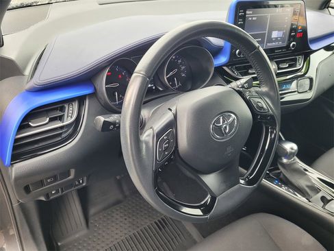 Certified 2022 Toyota C-HR XLE image 26