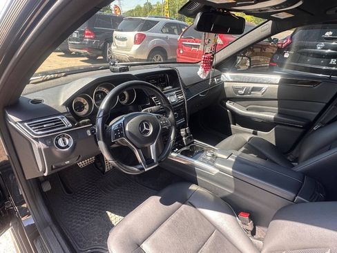Used 2016 Mercedes-Benz E 350 4MATIC Sedan w/ Premium Package image 10