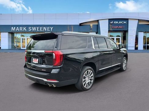 Used 2025 GMC Yukon XL Denali AWD/4WD image 32