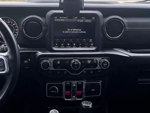 Used 2021 Jeep Wrangler Unlimited Sahara image 7