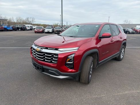 New 2026 Chevrolet Equinox LT w/ Convenience Package II AWD/4WD image 3