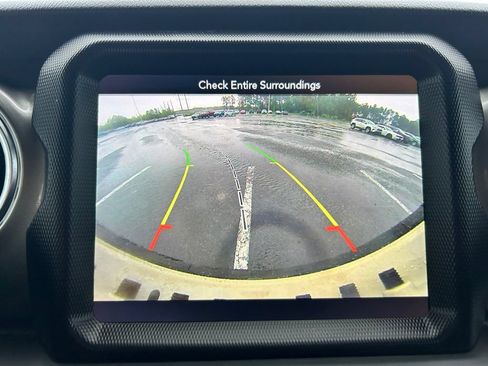 Used 2018 Jeep Wrangler Unlimited Sahara AWD/4WD image 21