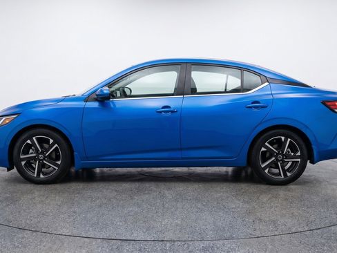 Used 2025 Nissan Sentra SV FWD image 5