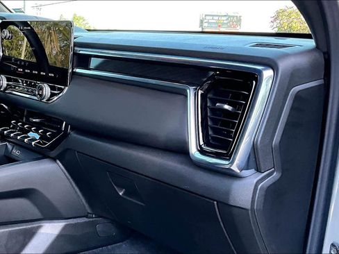 Used 2025 GMC Canyon Elevation w/ Convenience Package image 18