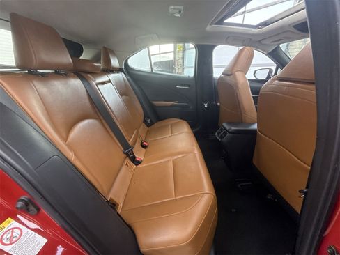 Used 2019 Lexus UX 200 w/ Premium Package image 47