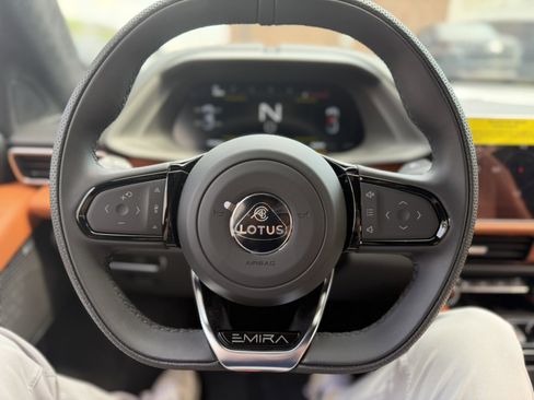 Used 2025 Lotus Emira RWD image 14