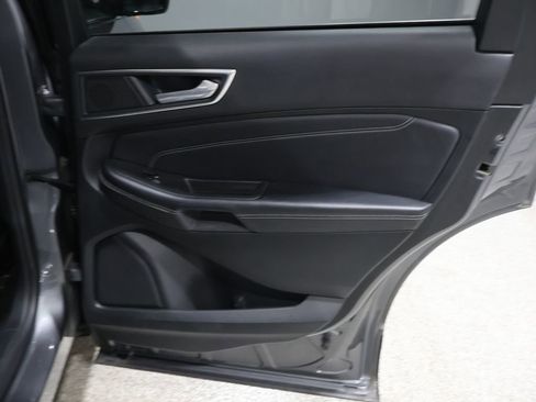 Used 2023 Ford Edge Titanium image 21