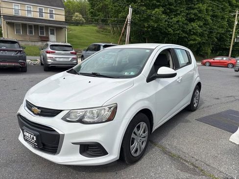 Used 2017 Chevrolet Sonic LT FWD image 3