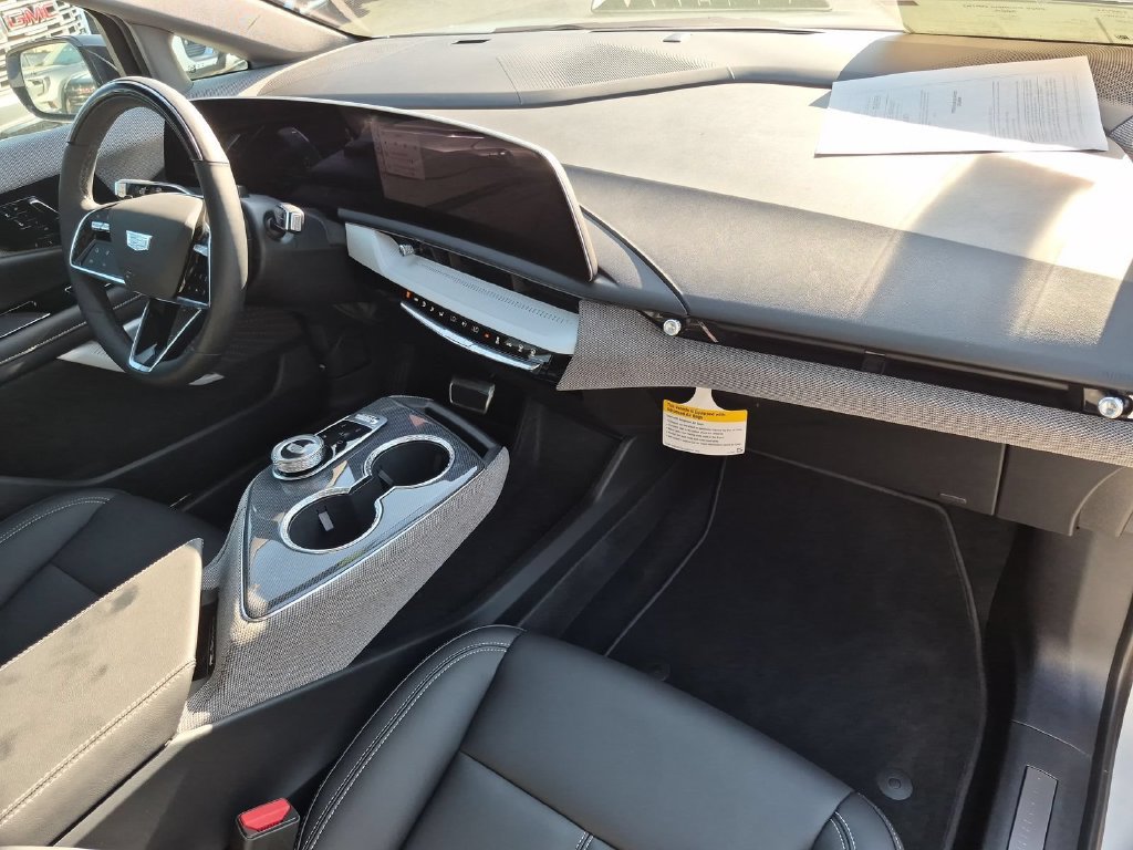 Used 2026 Cadillac Optiq Sport 1 RWD image 22