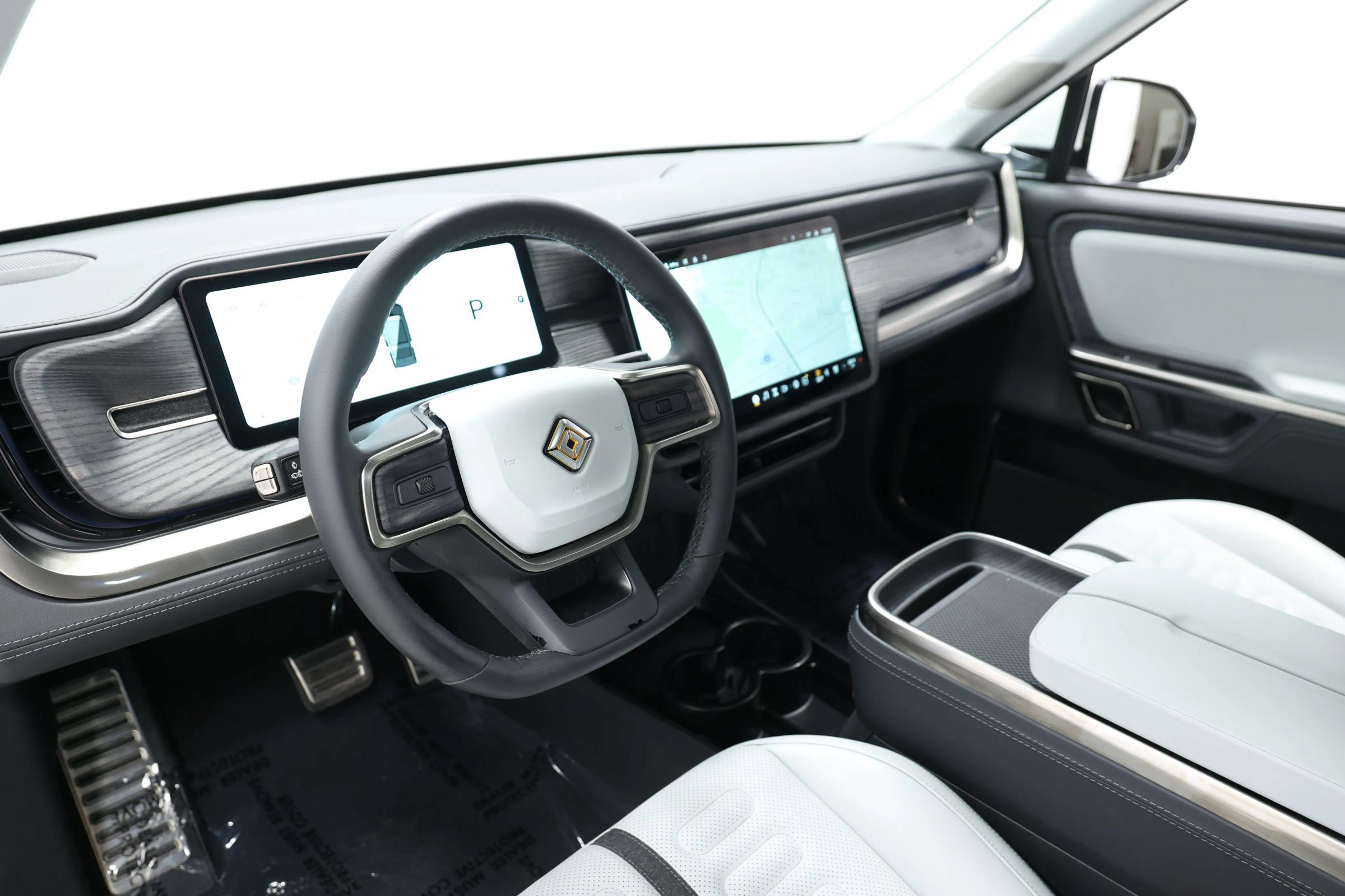 Used 2024 Rivian R1S Adventure Quad AWD/4WD image 23