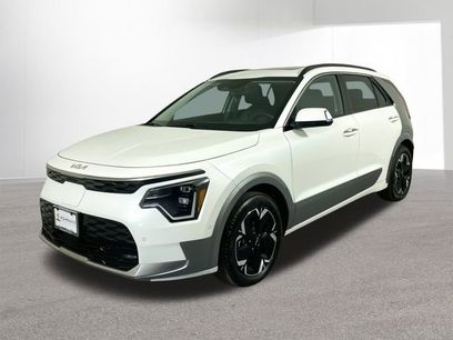 Used 2024 Kia Niro Wave w/ Wave Preserve Package