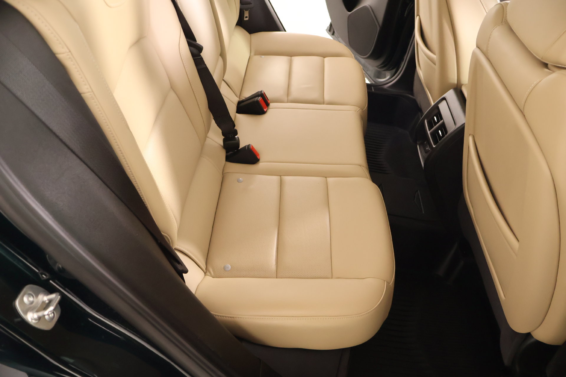 Used 2024 Cadillac XT4 Premium Luxury w/ Active Safety Package FWD image 15
