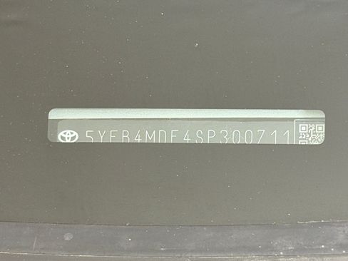 Used 2025 Toyota Corolla LE FWD image 25