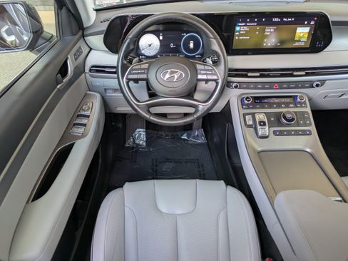Used 2024 Hyundai Palisade SEL w/ Premium Package FWD image 15