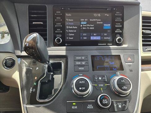 Used 2019 Toyota Sienna XLE w/ XLE Navigation Package FWD image 15