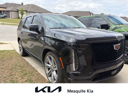 Used 2025 Cadillac Escalade Sport Platinum image 1