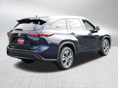 Certified 2024 Toyota Highlander XLE image 7