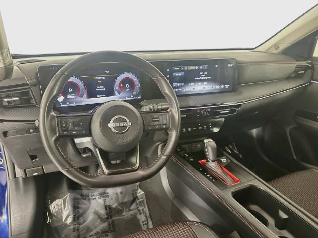 Used 2025 Nissan Kicks SR FWD image 11