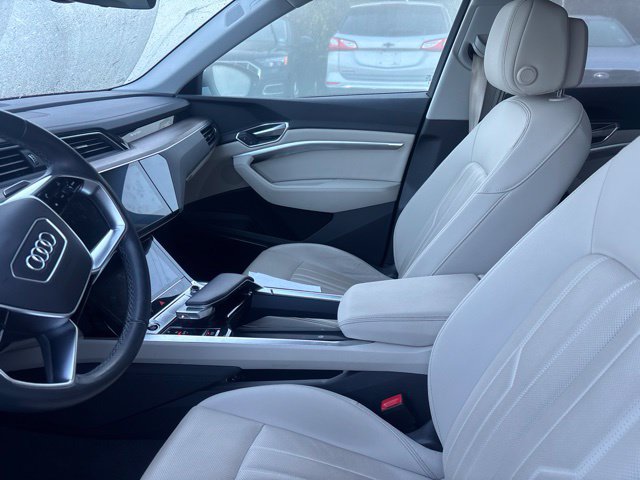 Used 2024 Audi Q8 e-tron Premium Plus AWD/4WD image 4
