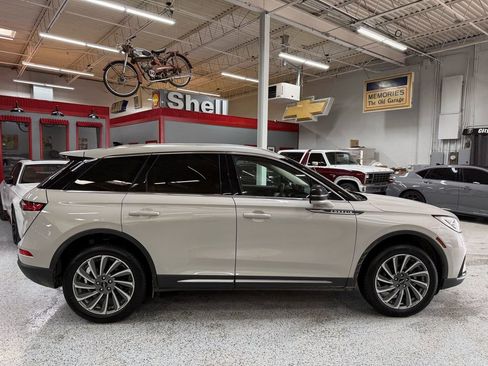 Used 2023 Lincoln Corsair Reserve w/ Equipment Group 201A image 6