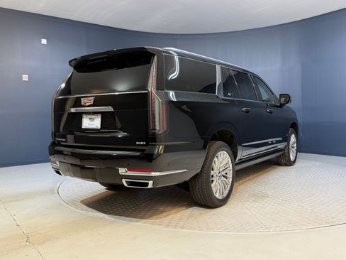 Certified 2025 Cadillac Escalade ESV Premium Luxury image 8