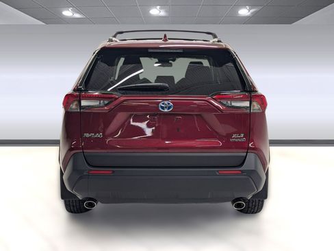 Used 2023 Toyota RAV4 XLE Premium image 8