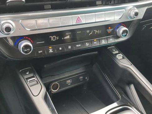 Used 2025 Kia Telluride S AWD/4WD image 14