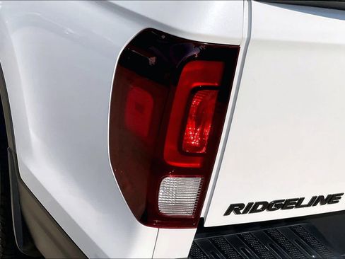 Used 2022 Honda Ridgeline Black Edition image 28