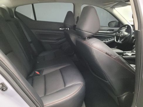 Used 2024 Nissan Altima 2.5 SR FWD image 19