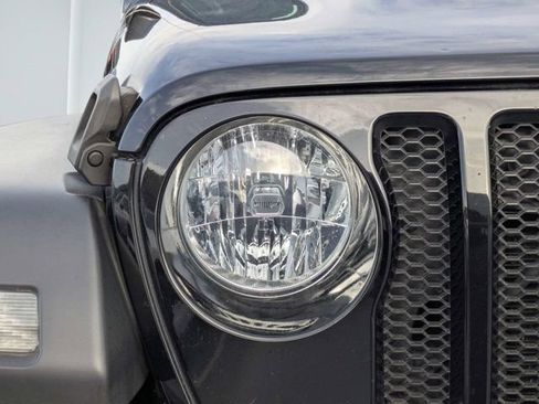 Used 2021 Jeep Wrangler Unlimited Sport AWD/4WD image 9
