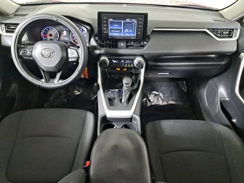 Used 2020 Toyota RAV4 LE image 16