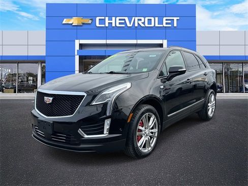 Used 2025 Cadillac XT5 Sportv w/ Technology Package image 2