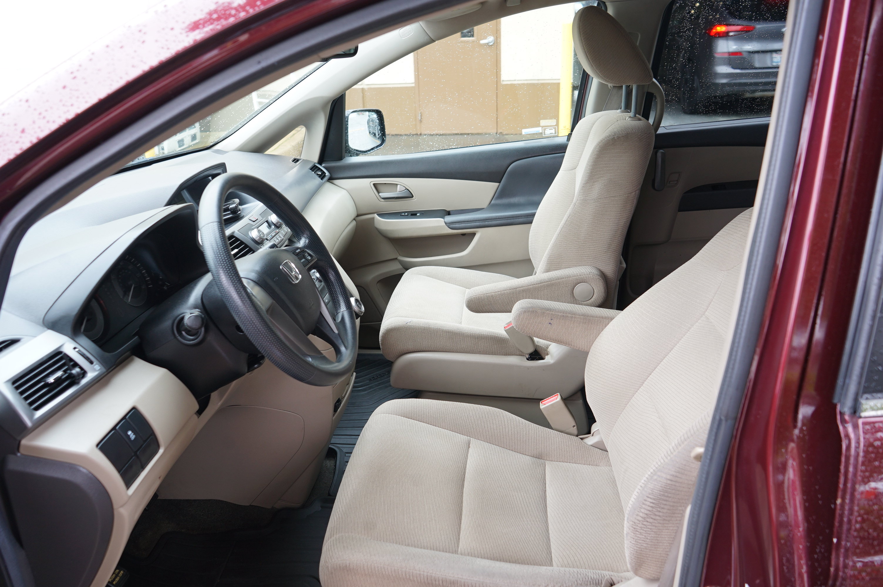 Used 2012 Honda Odyssey LX image 13