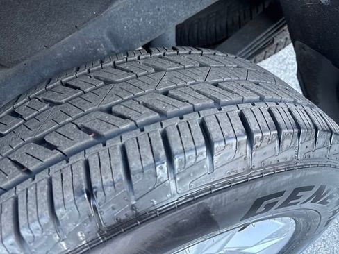 Certified 2015 GMC Canyon SLE w/ SLE Convenience Package image 28