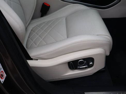 Used 2023 Jaguar F-PACE S AWD/4WD image 18