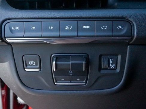 Certified 2024 Cadillac Escalade Premium Luxury w/ Performance Package image 21