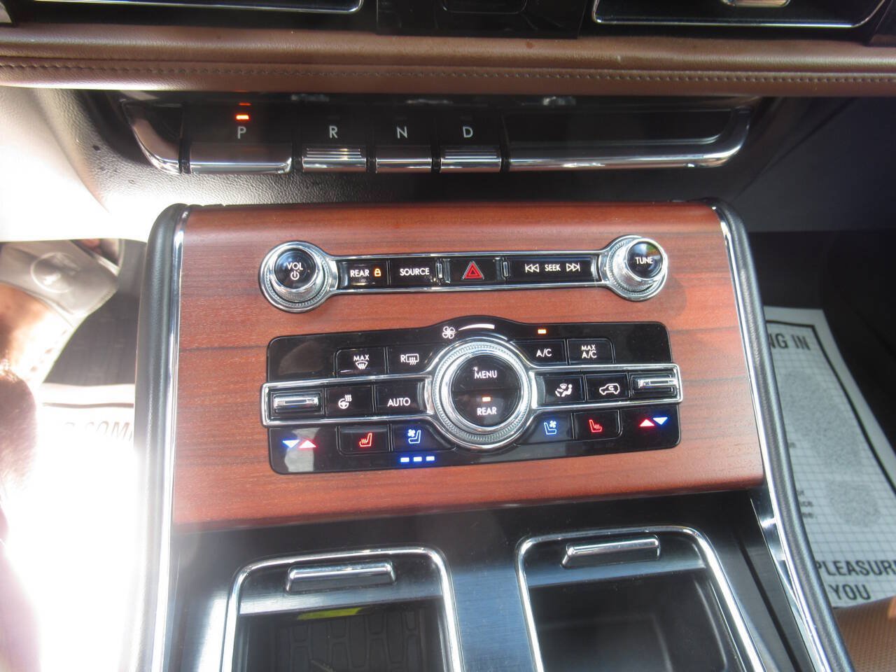 Used 2021 Lincoln Aviator Reserve AWD/4WD image 22